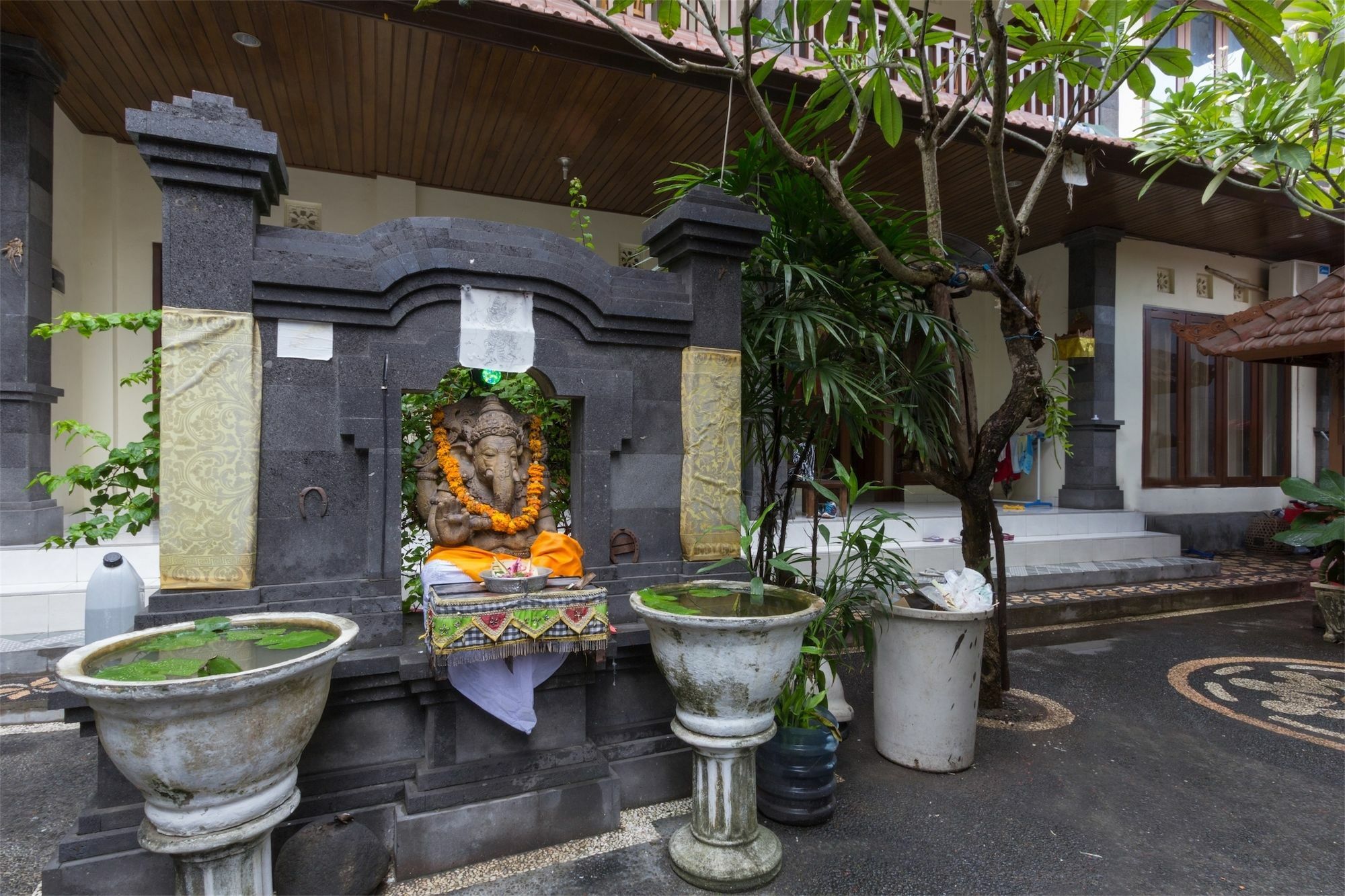 Reddoorz @ Petitenget Street Seminyak Exterior foto